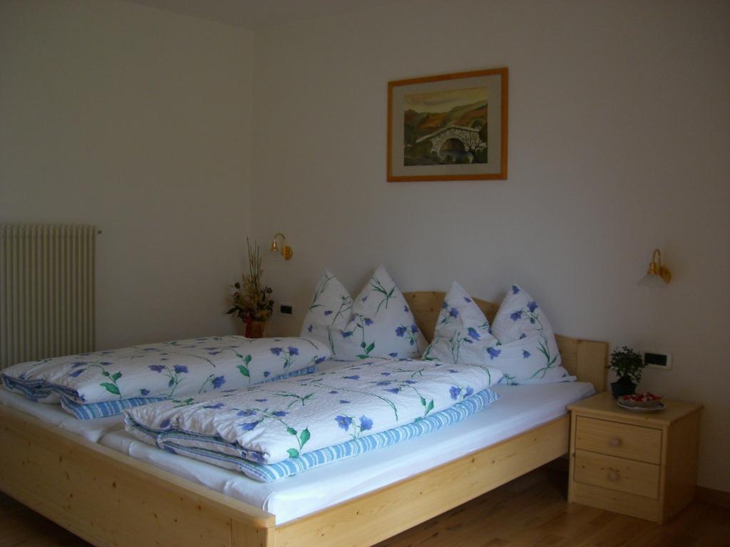 Gasthaus St. Valentin Klausen Zimmer foto